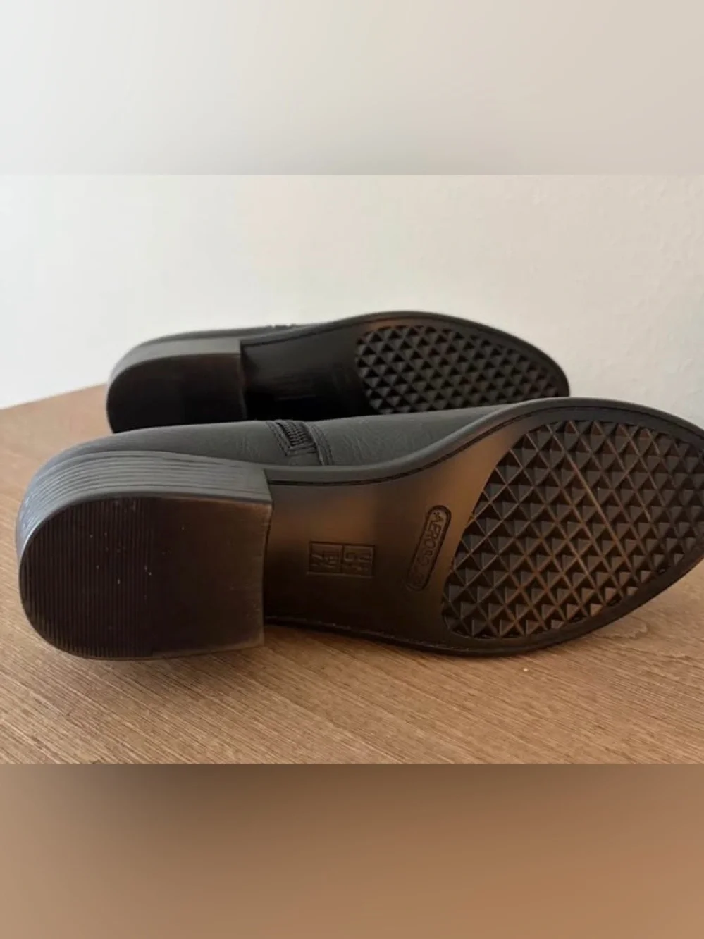 AEROSOLES chic black